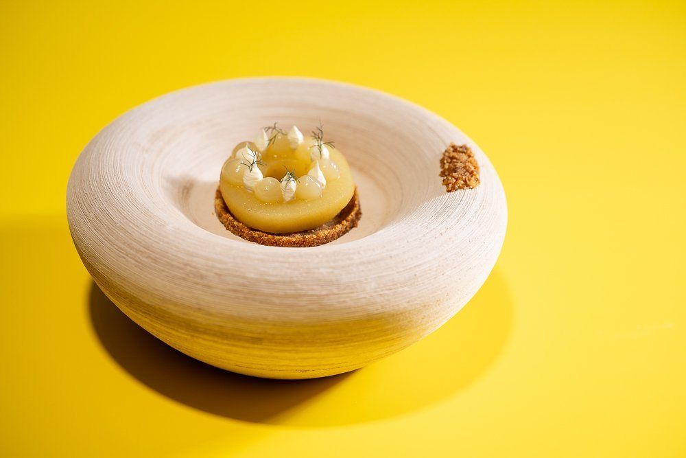 A dessert on yellow