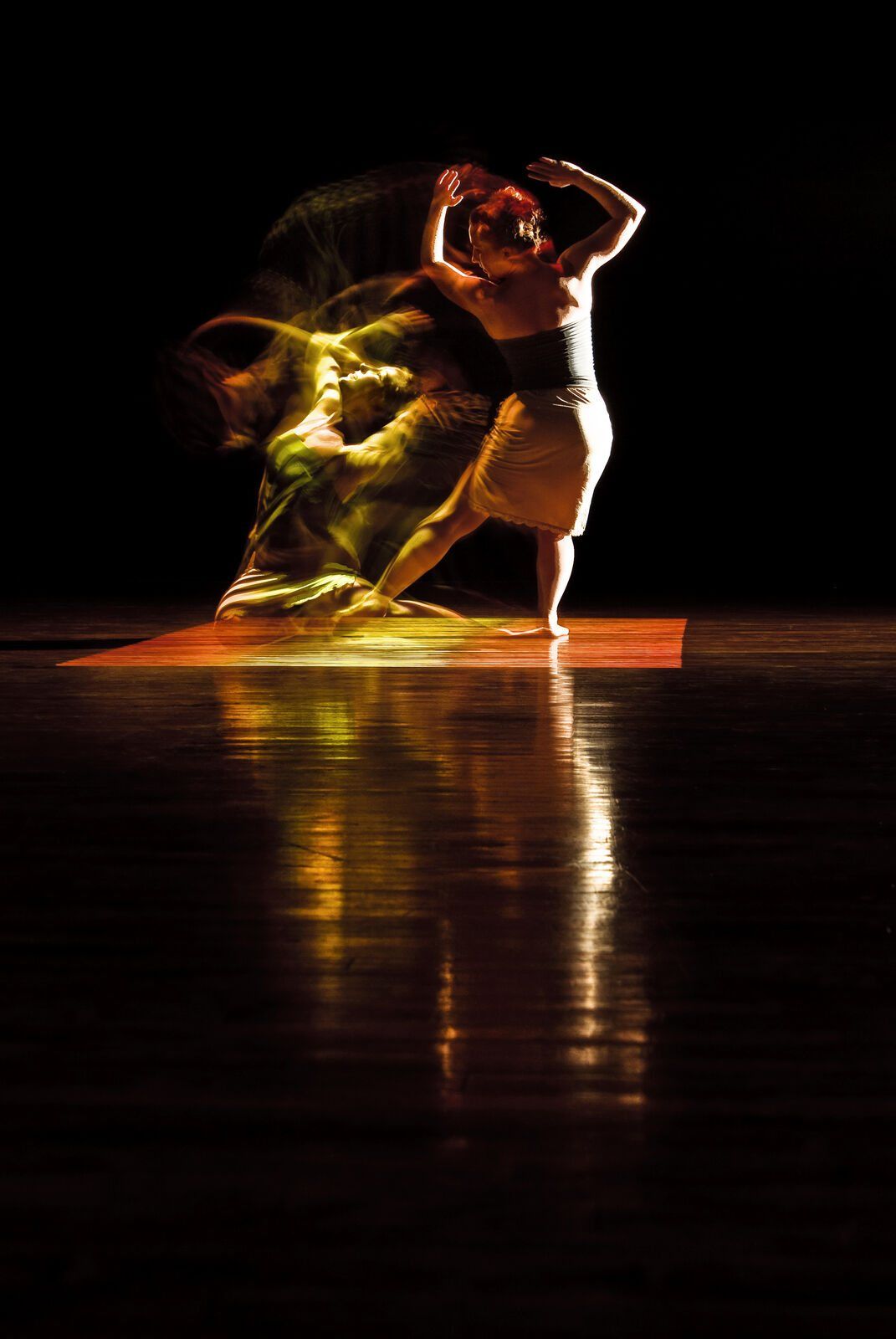 Dance photograph: The Pillow Project, Time, 2010