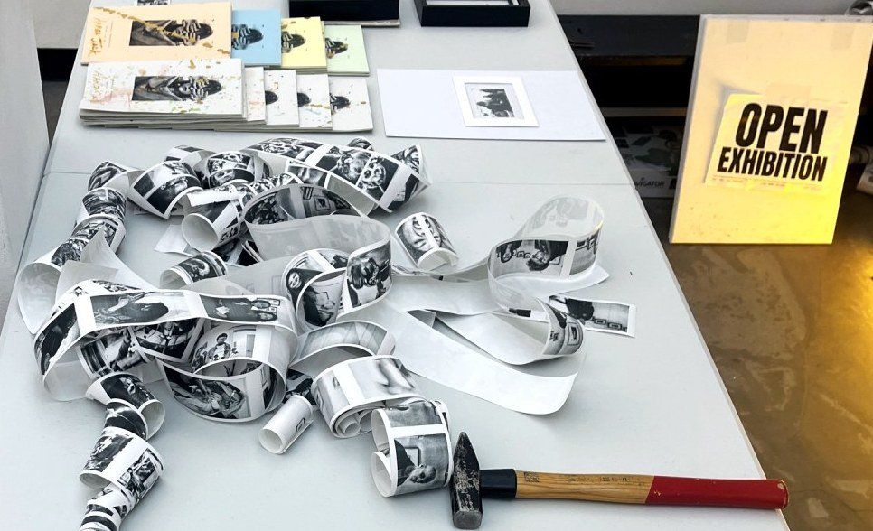 The table of strips, books and signs